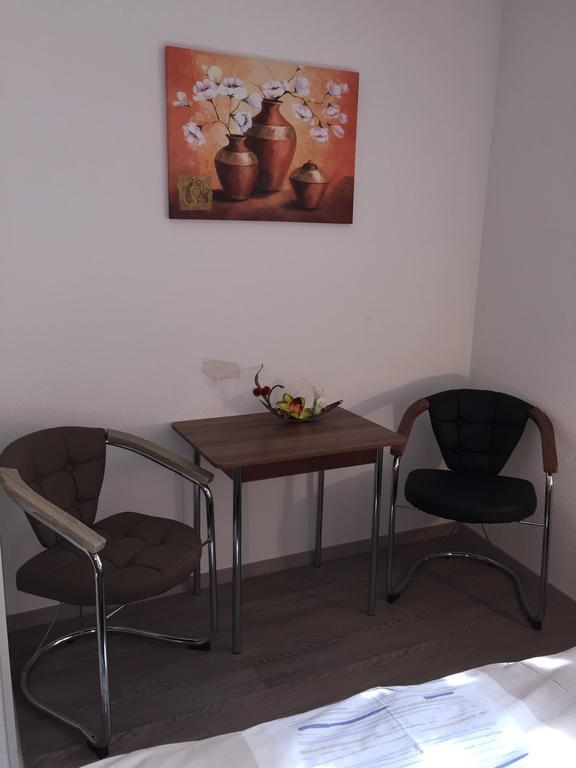 Hotel Zur Dorfschaenke Klotten Esterno foto