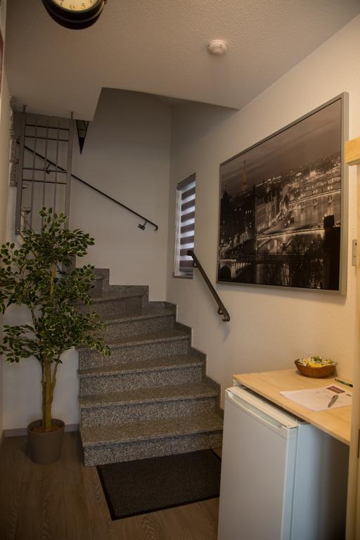 Hotel Zur Dorfschaenke Klotten Esterno foto