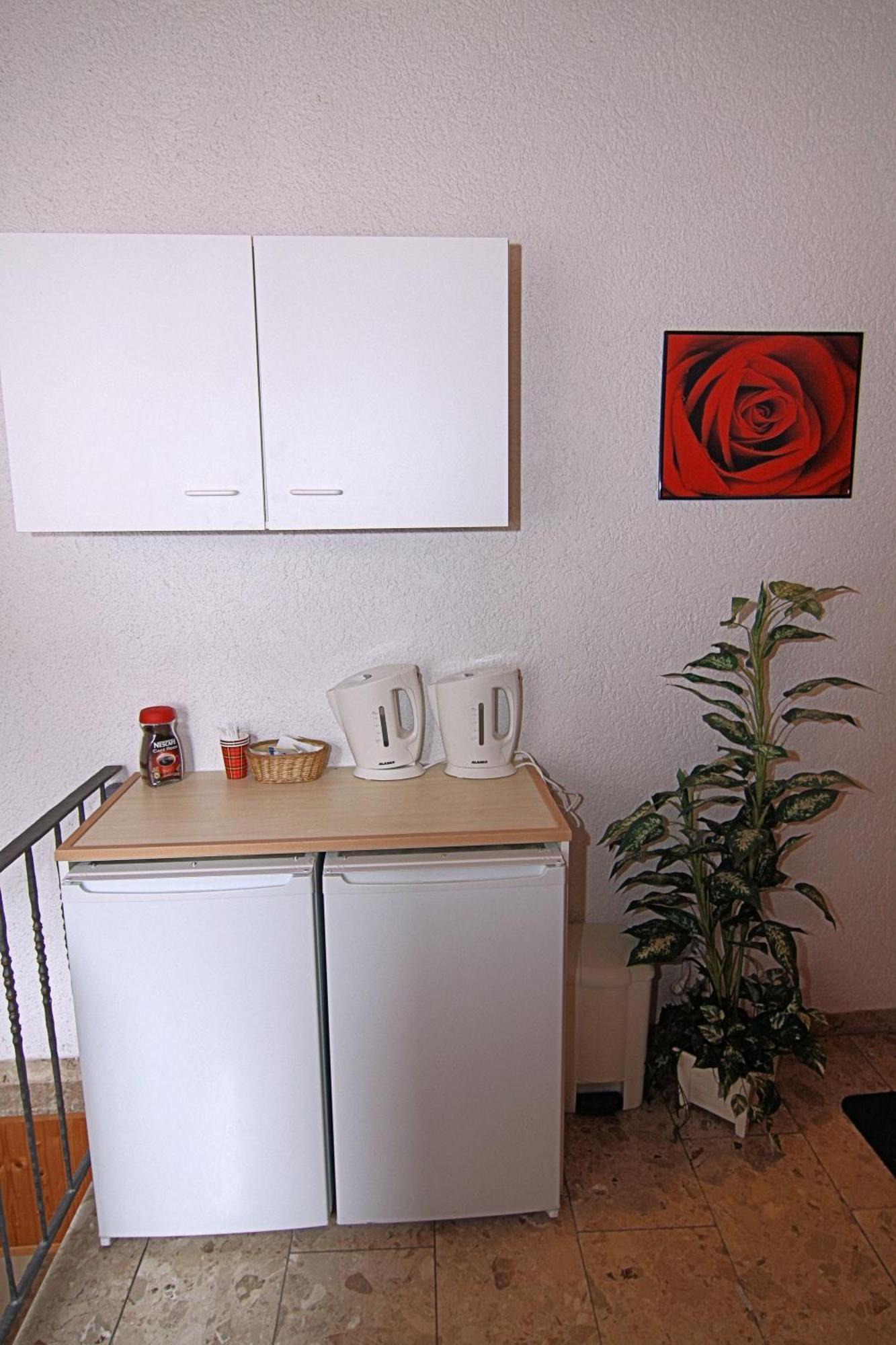 Hotel Zur Dorfschaenke Klotten Esterno foto