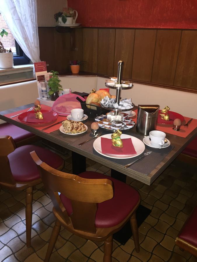 Hotel Zur Dorfschaenke Klotten Esterno foto