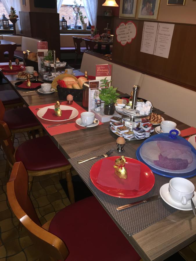 Hotel Zur Dorfschaenke Klotten Esterno foto