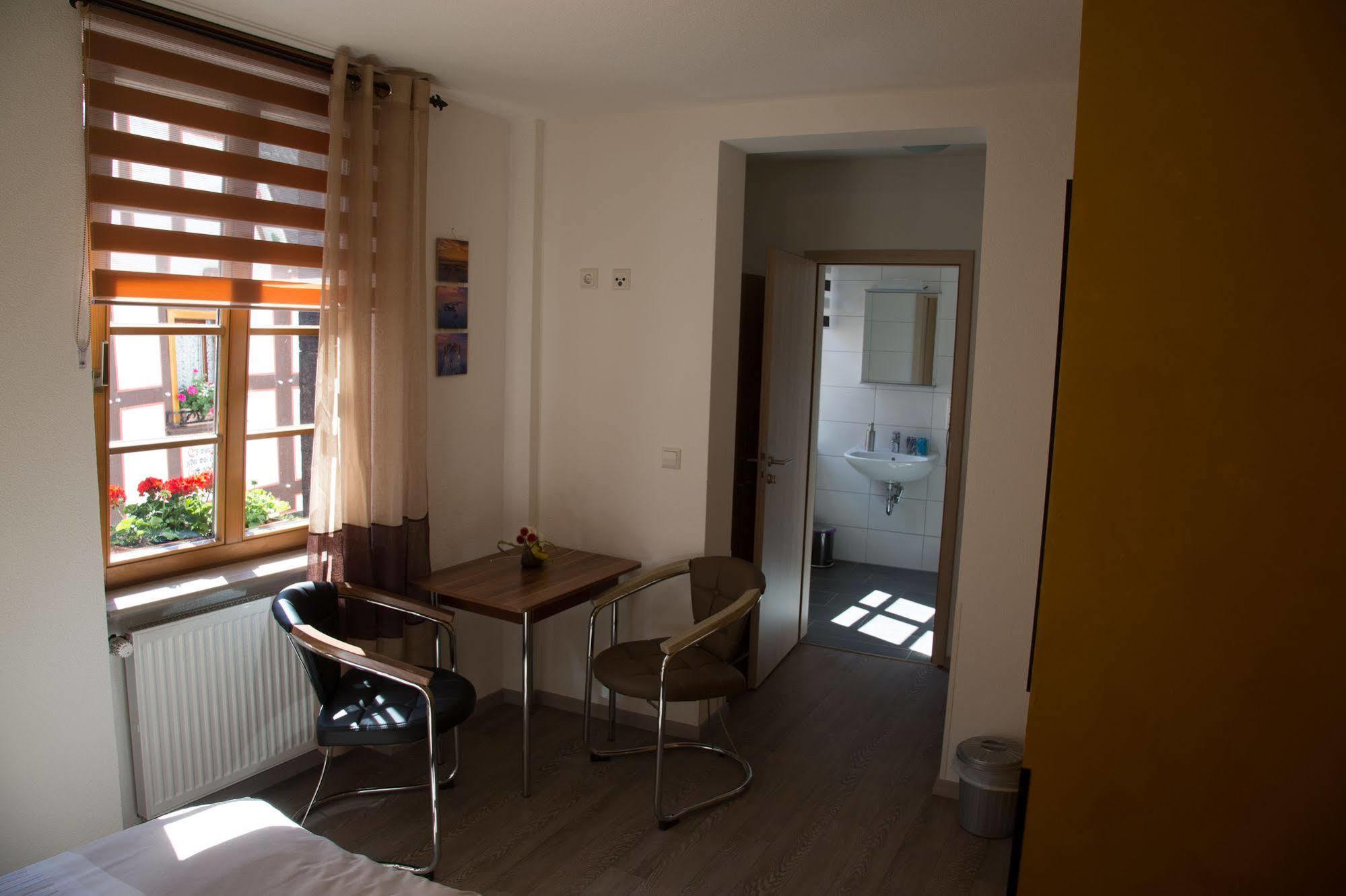 Hotel Zur Dorfschaenke Klotten Esterno foto