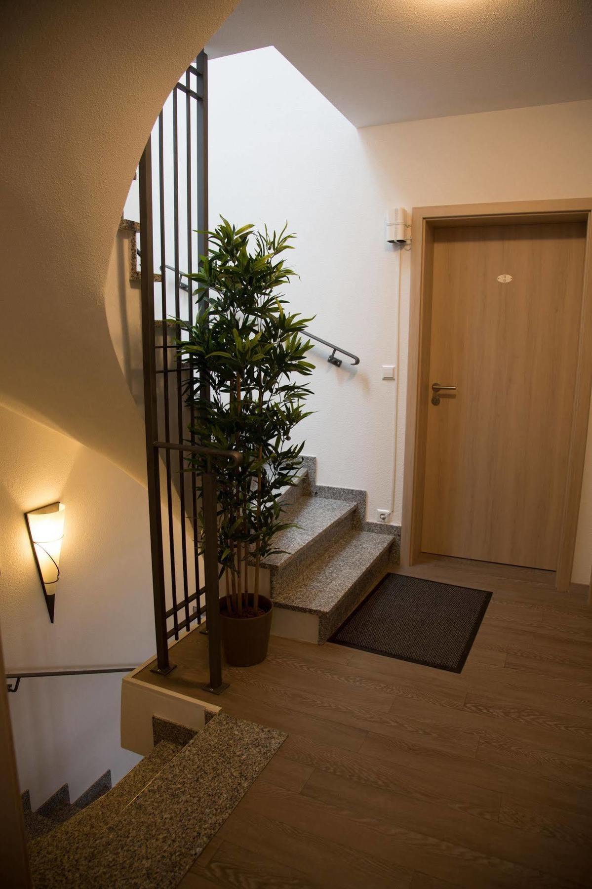 Hotel Zur Dorfschaenke Klotten Esterno foto